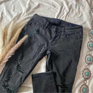 Vigoss The Thompson Tomboy Distressed Black Denim Jeans, Size 26 Mom Jeans